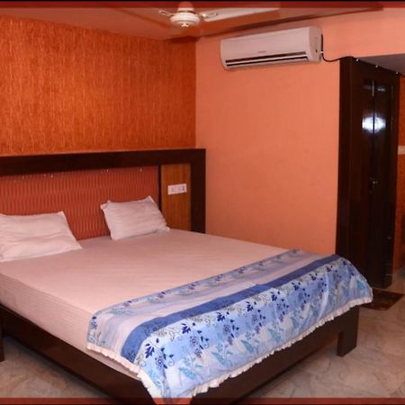 Hotel Swastik Guest House Varanasi - Perfect Location And Comfortable Room Exterior foto